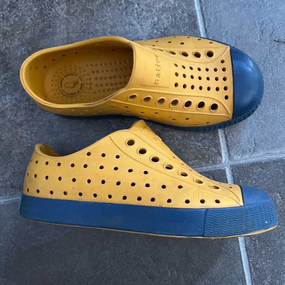 Native Jefferson’s- Kids size 11
